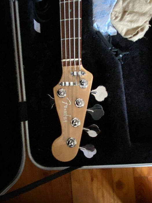 Fender jazz bass delux 5