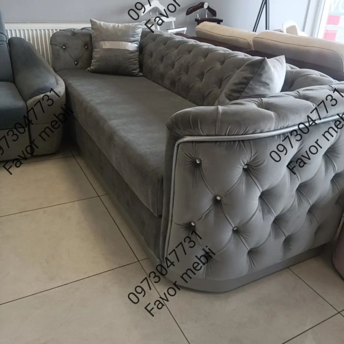 Диван в наявності