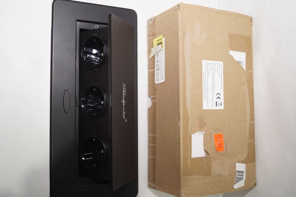 Potrójne gniazdo meblowe wpuszczane w blat gniazdo blatowe blackpoolal