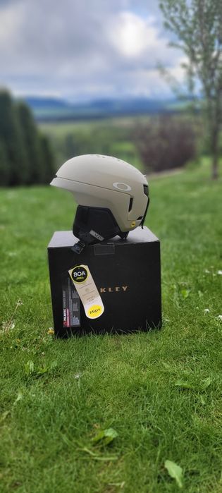 Kask narciarski  oakley