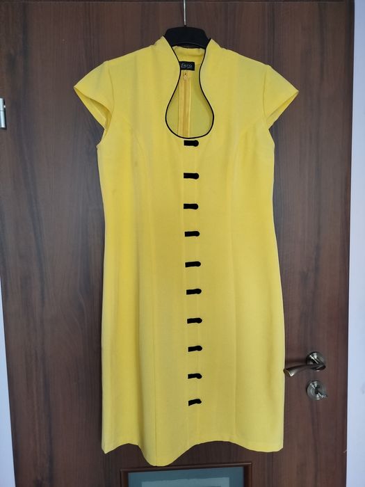 Sukienka elegancka r. 44 żółta