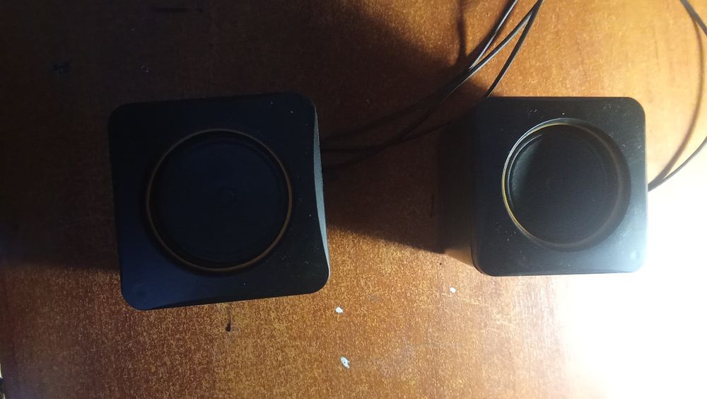 Колонки  проводні