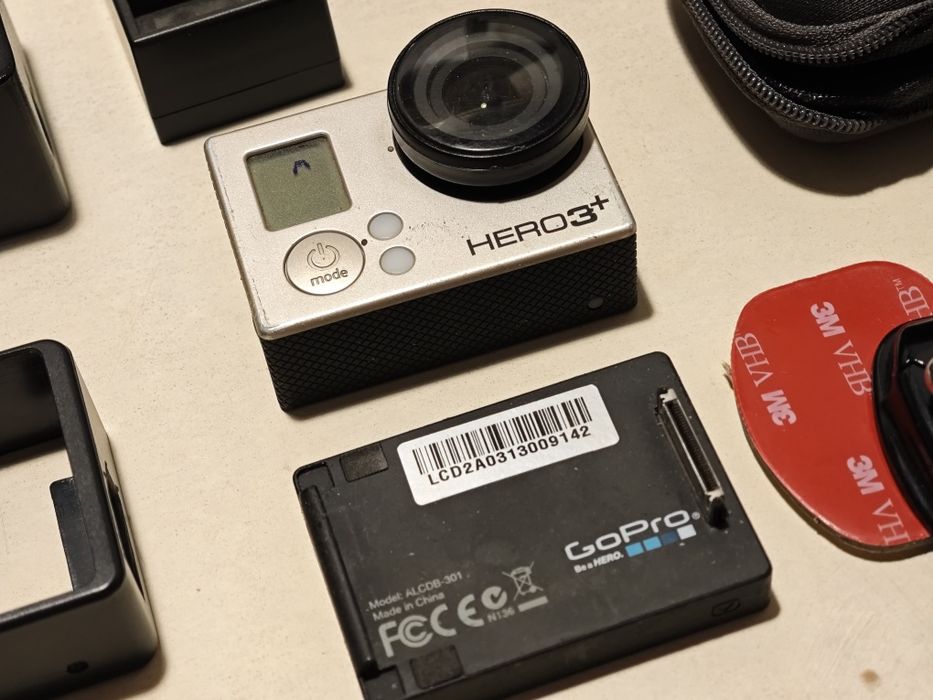 GoPro Hero 3 Black+(набір додаткових аксесуарів для камери у комплекті)