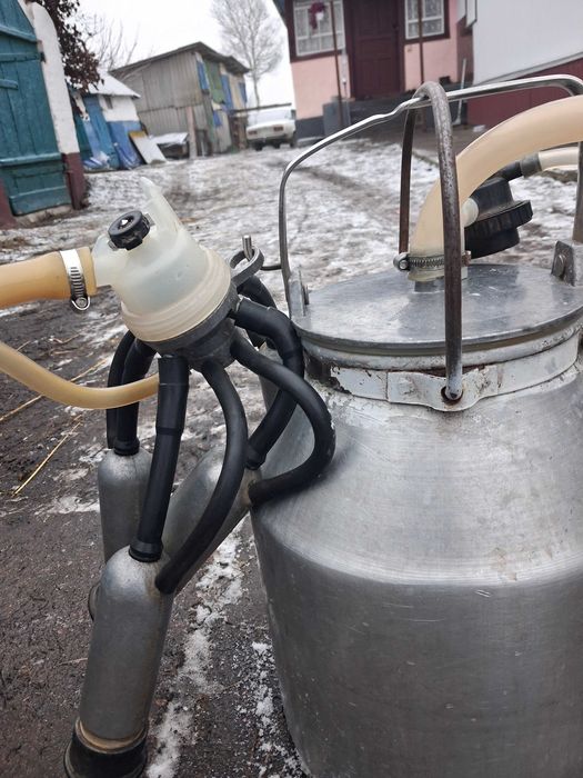 Продаю доильный апарат сухого типу б\у