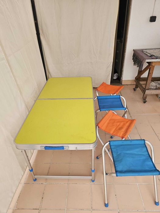 Mesa de piquenique exterior