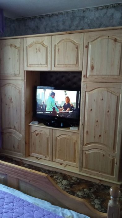 Тумби кухні  установка сходів столи