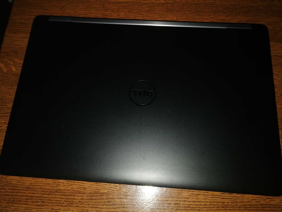 Laptop Dell do szkoły jak i do biznesu