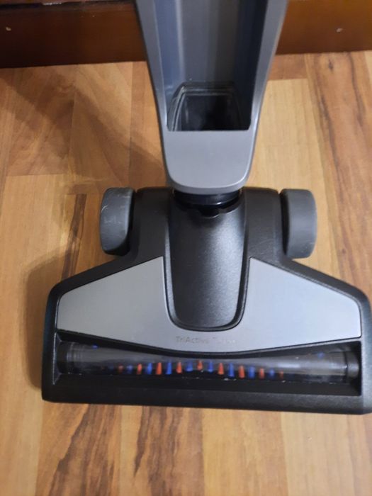 Продам беспроводной пылесос Philips Power Pro Duo бу