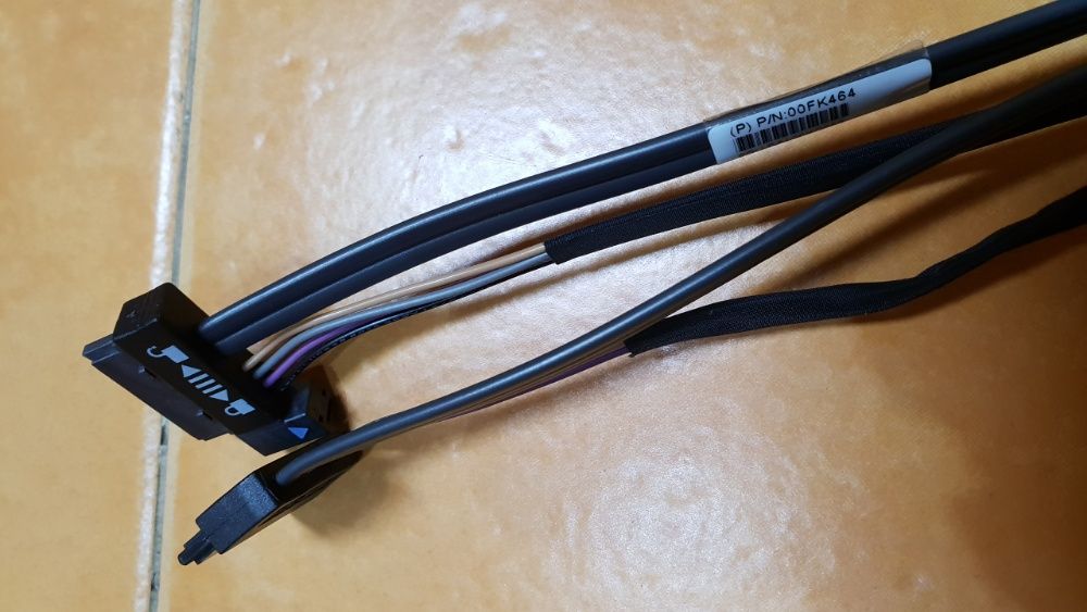 Internal SATA Cable (Never Used)64751082642817121
