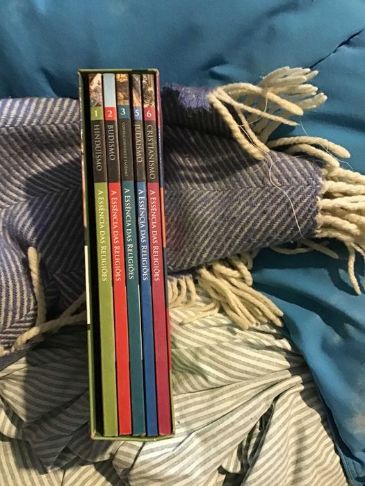conjunto de livros sobre religiao