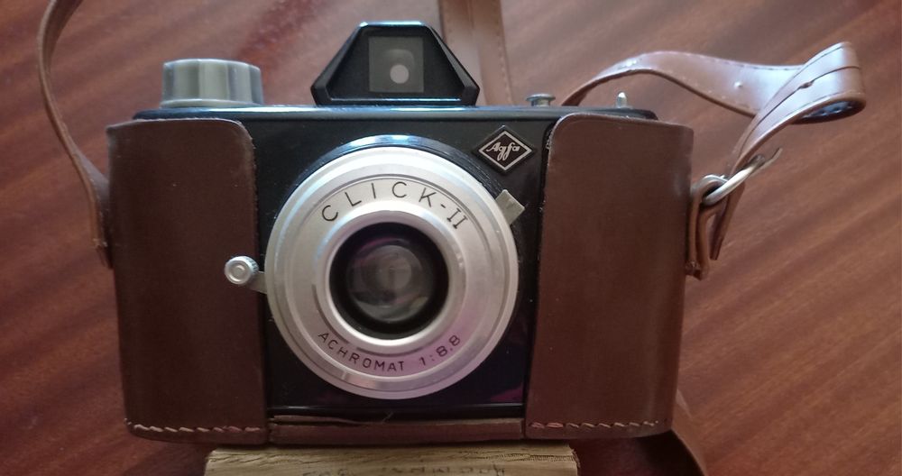 Máquina fotográfica antiga da marca Agfa