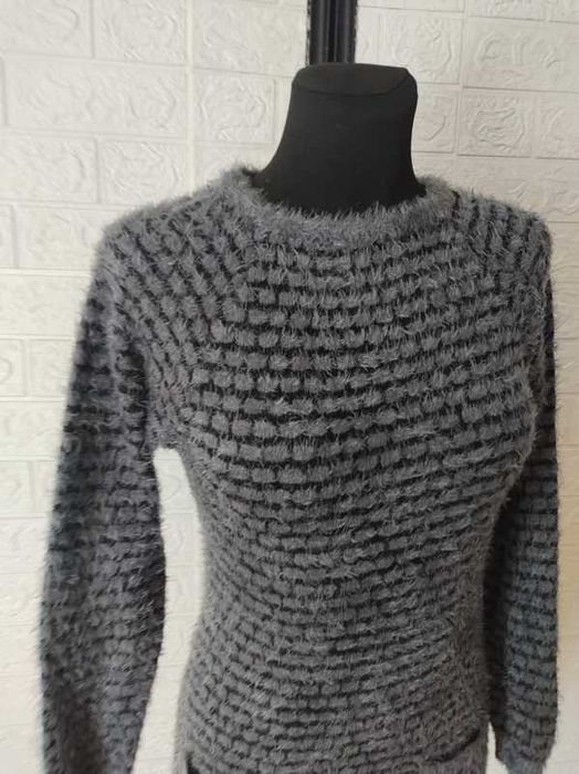 Sweter rozmiar m cena 9 zł