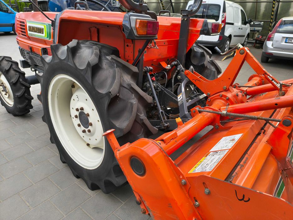 Японський трактор Hinomoto Nx 400, Kubota GL 400