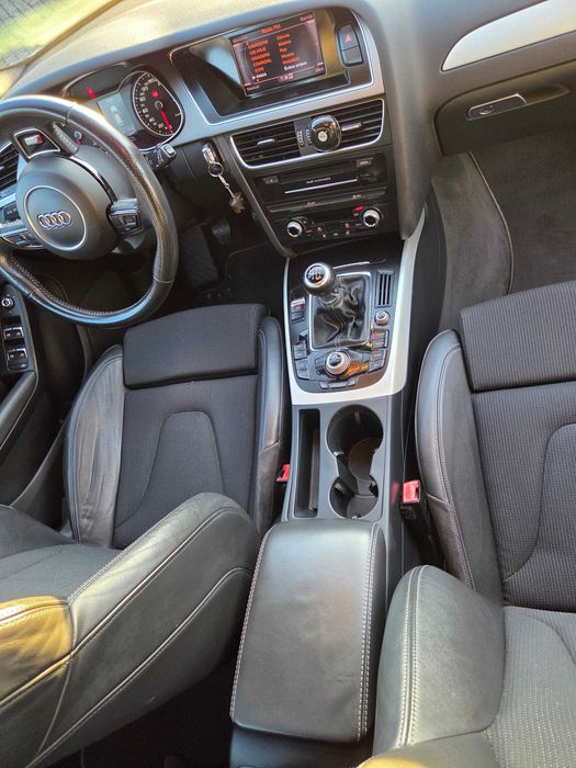 Audi A4 sline impecável, para quem gosta de conforto e segurança