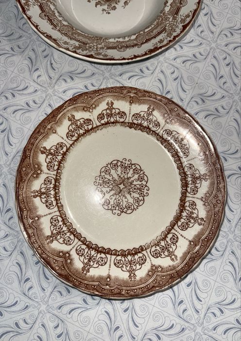 Pratos antigos Sacavém castanho vintage