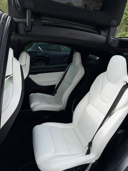 Tesla Model X 2017 VIN 5YJXCBE22HF050407 фото оголошення 11 з 13
