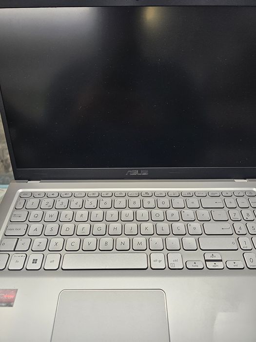 Portateil Asus M515U..512gb/DDR4 8gb