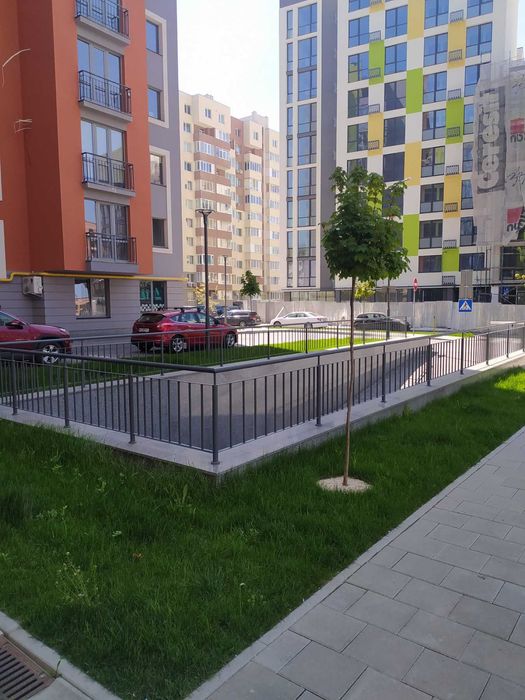 1-но кім. квартира. Угорська 12, Стуса, Червоної Калини 9, центр, КУ.