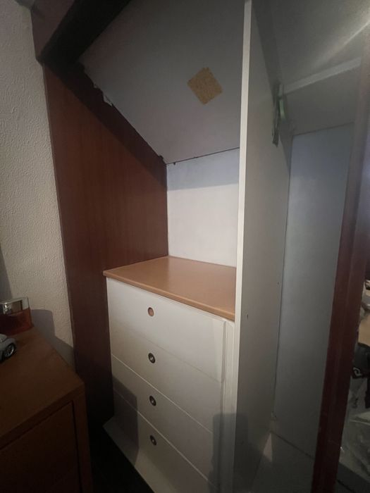 Roupeiro , 2 Módulos Gavetas , 4 Portas Correr , 2 Espelhos