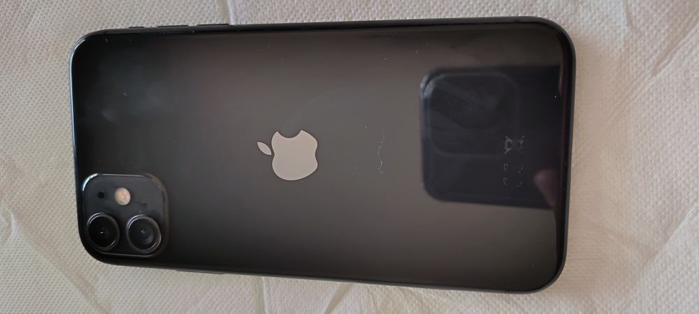 iPhone 11 64gb c/novo IOS 26.3.1 bateria 100%  sem erros ,td original