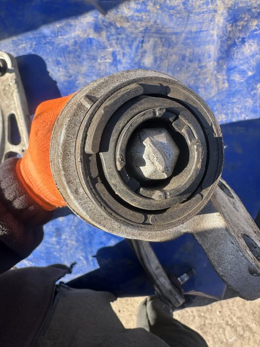 Передние рычаги BMW E46 318