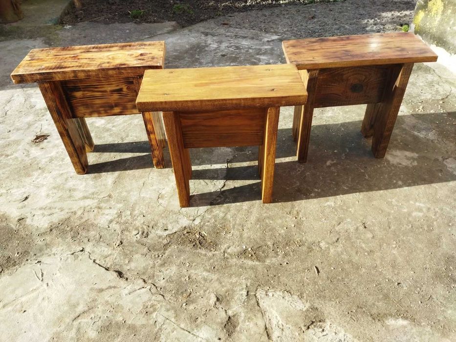 Табуретка-ослінчик