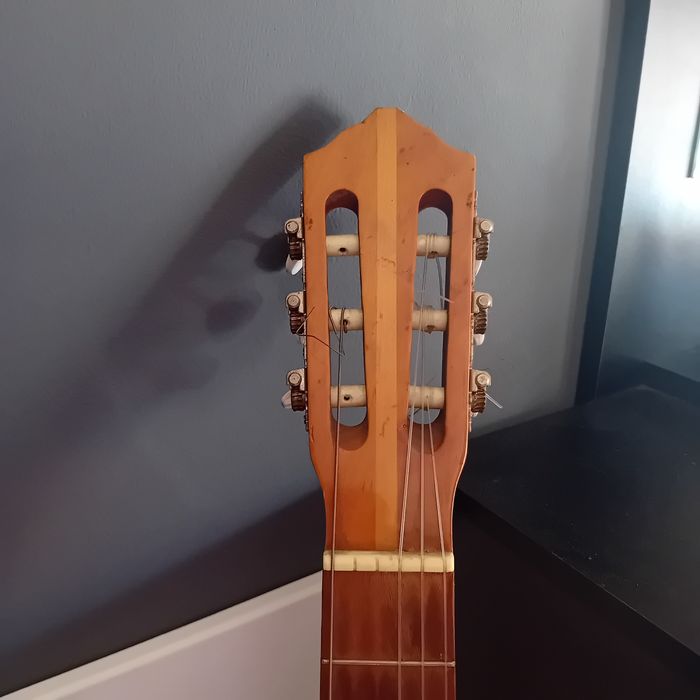 Gitara klasyczna używana