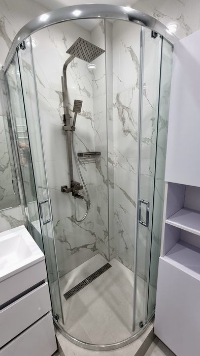 БЕЗ КОМІСІЇ. 1здача.2кімн.46м2.Інвертори на тепло,воду.В тихому центрі