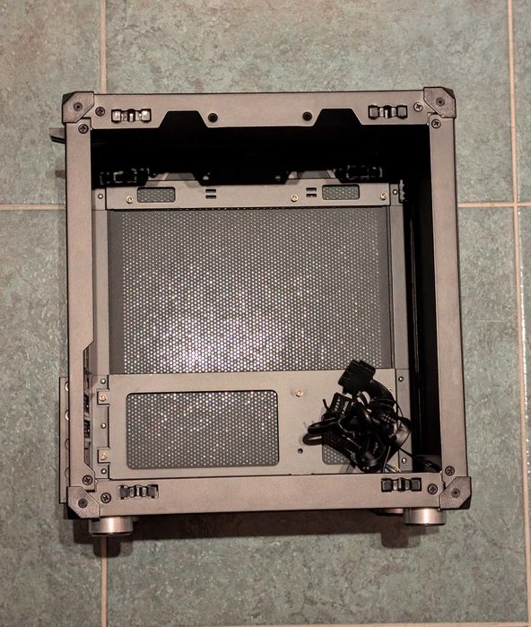 Obudowa Jonsbo C6 (SFF, Mini-ITX/Micro-ATX)