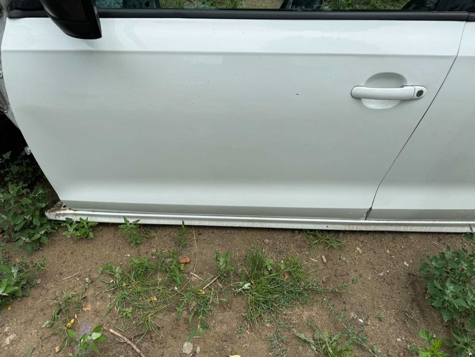 Двері передні VW Jetta 6 рестайл запчастини джетта