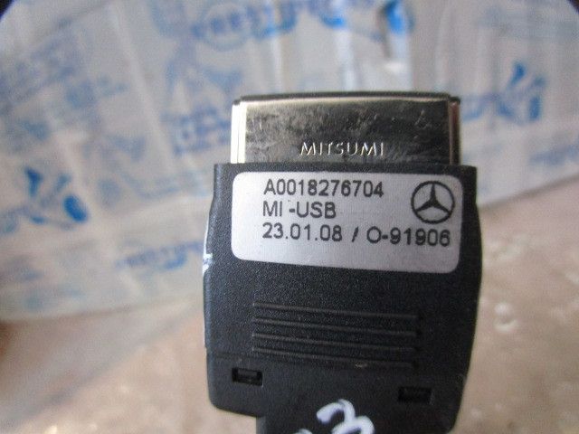 Módulo USB / AUX / IPOD MERCEDES-BENZ Classe B (W245)