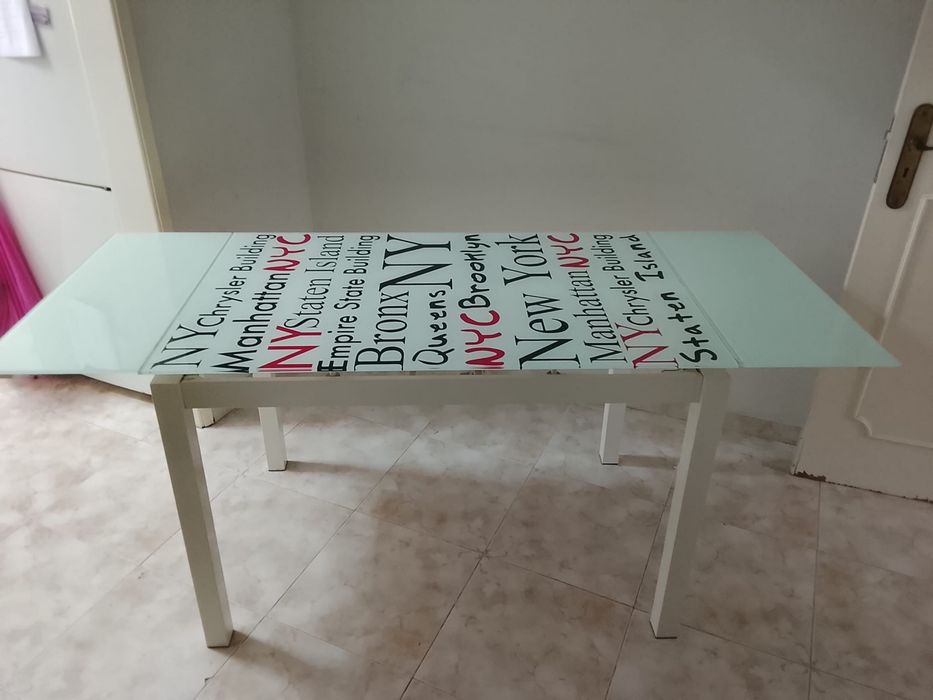 Sofá com chaise longue + mesa de cozinha