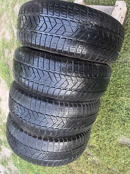 Шини зима 225/55 R17 Pirelli резина комплект