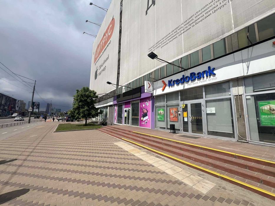 Оренда фасадного нежитлового (торгового) приміщення, ст.м. Почайна