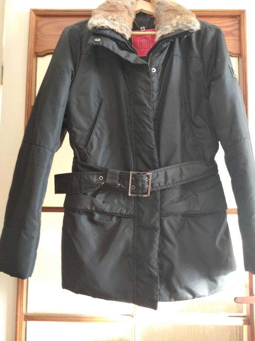 Damska kurtka z paskiem