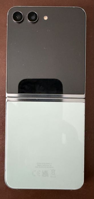 Telefon Galaxy Z Flip5 miętowy 8GB / 256GB