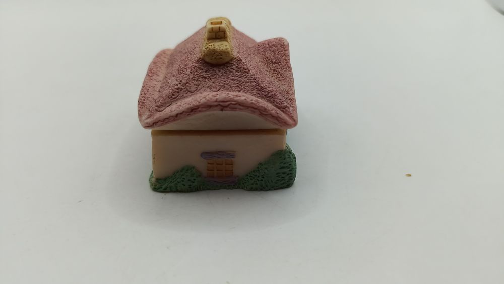 Mały domek puzderko dekoracja figurka