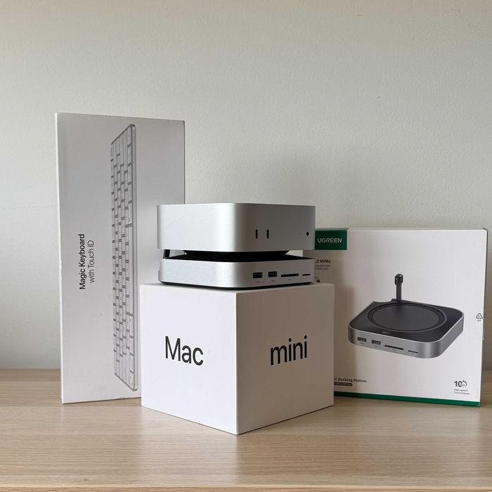 PACK Mac Mini M4 Base + Dock UGREEN + Magic Keyboard Touch ID