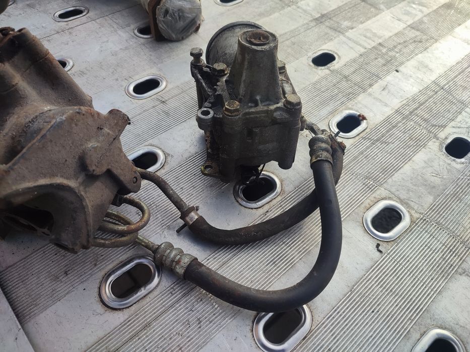 Pompa wspomagania Mercedes e klasa 124