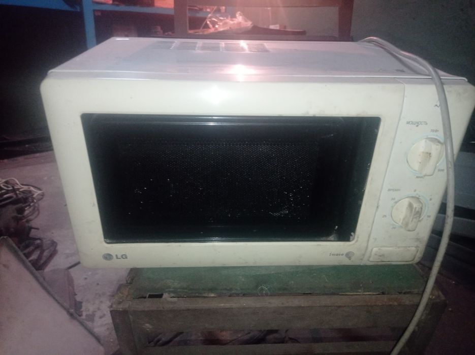 Продам две микроволновки .