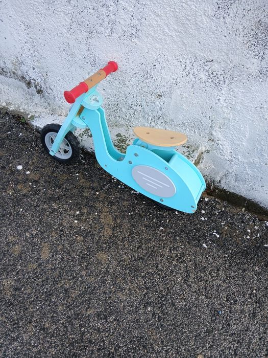 Bicicleta sem pedais imaginário