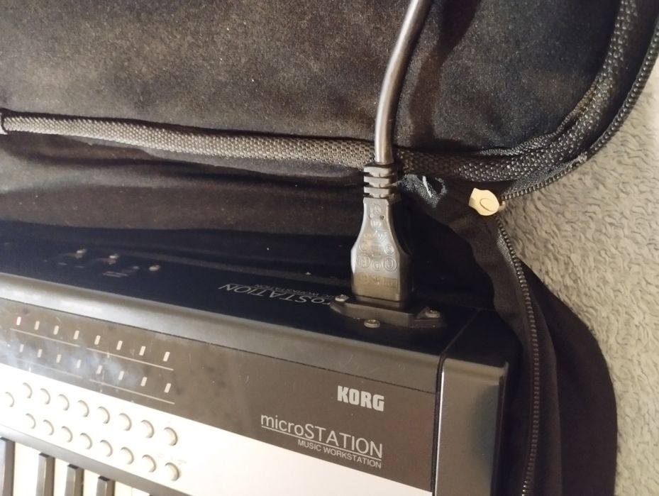 Korg Microstation + чохол