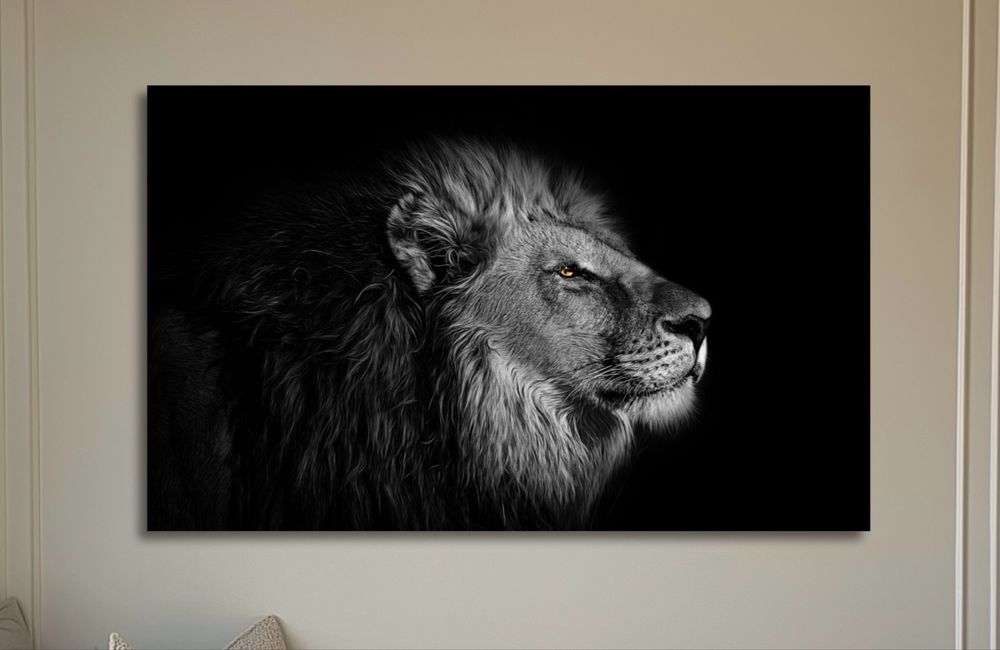 Каритна на холсті