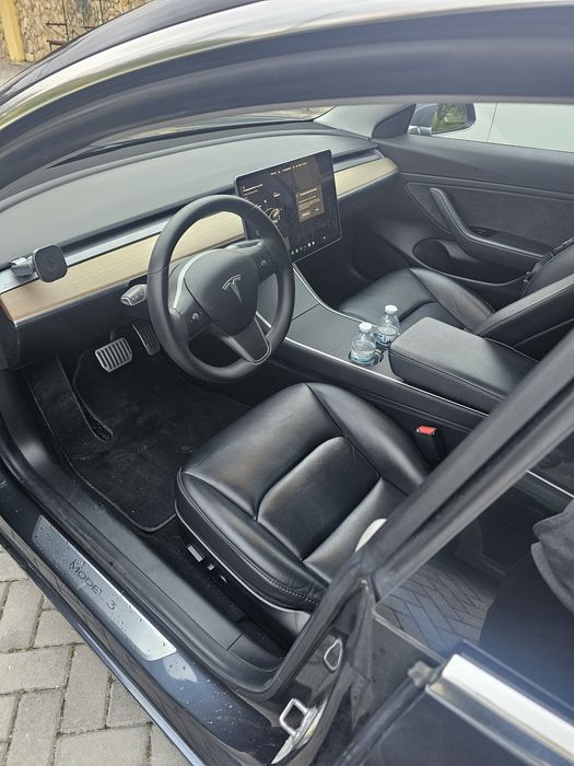 Vendo tesla model 3 2019