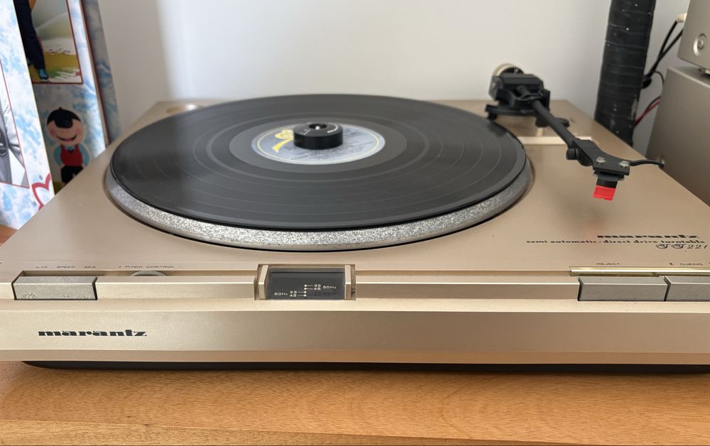Gira-discos Marantz TT221