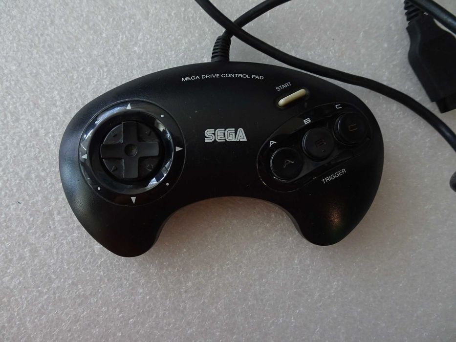 Comando para a consola Mega Drive (botão branco)