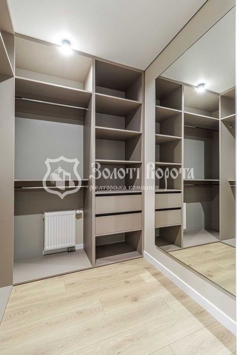 Квартира,1к. Дизайнерський ремонт. Вишнева, 2, Солом'янський район