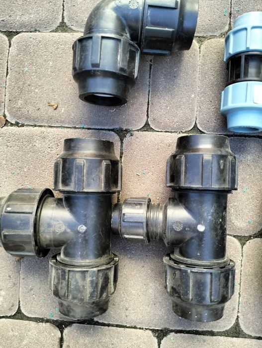 Муфти з'єднувальні,тройники