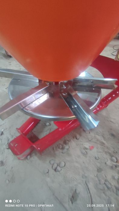 Розкидач DEXWAL 500л, Рум, Лійка Оригінал Англія.