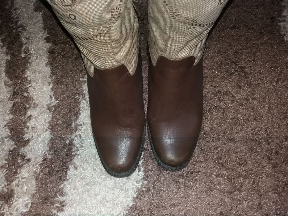 Сапоги Prada із шкіри. Італія